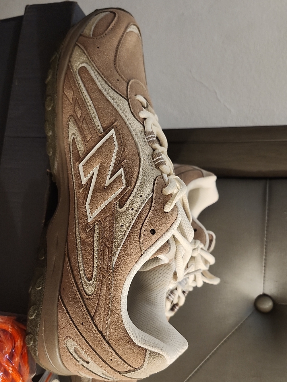 New BALANCE U204 - Picture 2 of 3